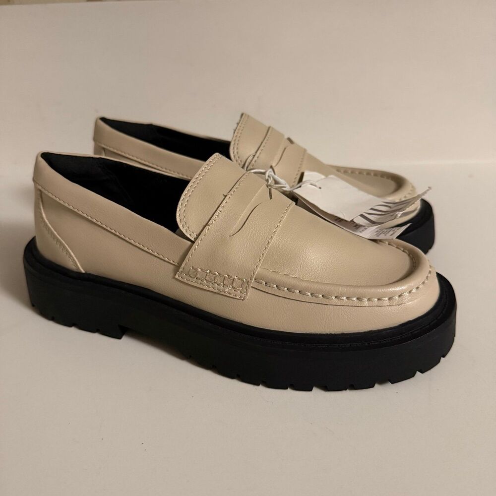 ZARA KIDS new with tags cream Loafers